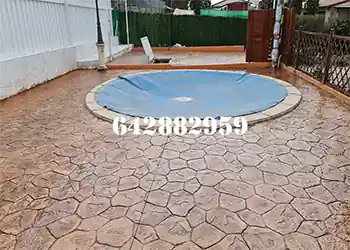 Hormigón impreso alrededor de la piscina