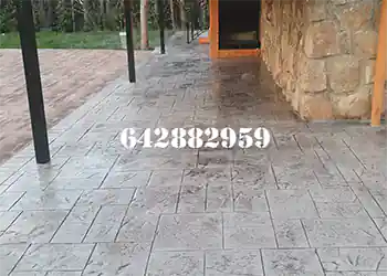 Hormigón impreso alrededor de la piscina