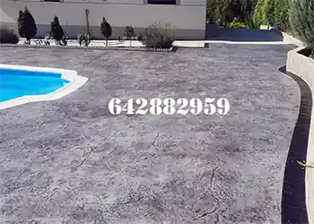 Hormigón impreso alrededor de la piscina